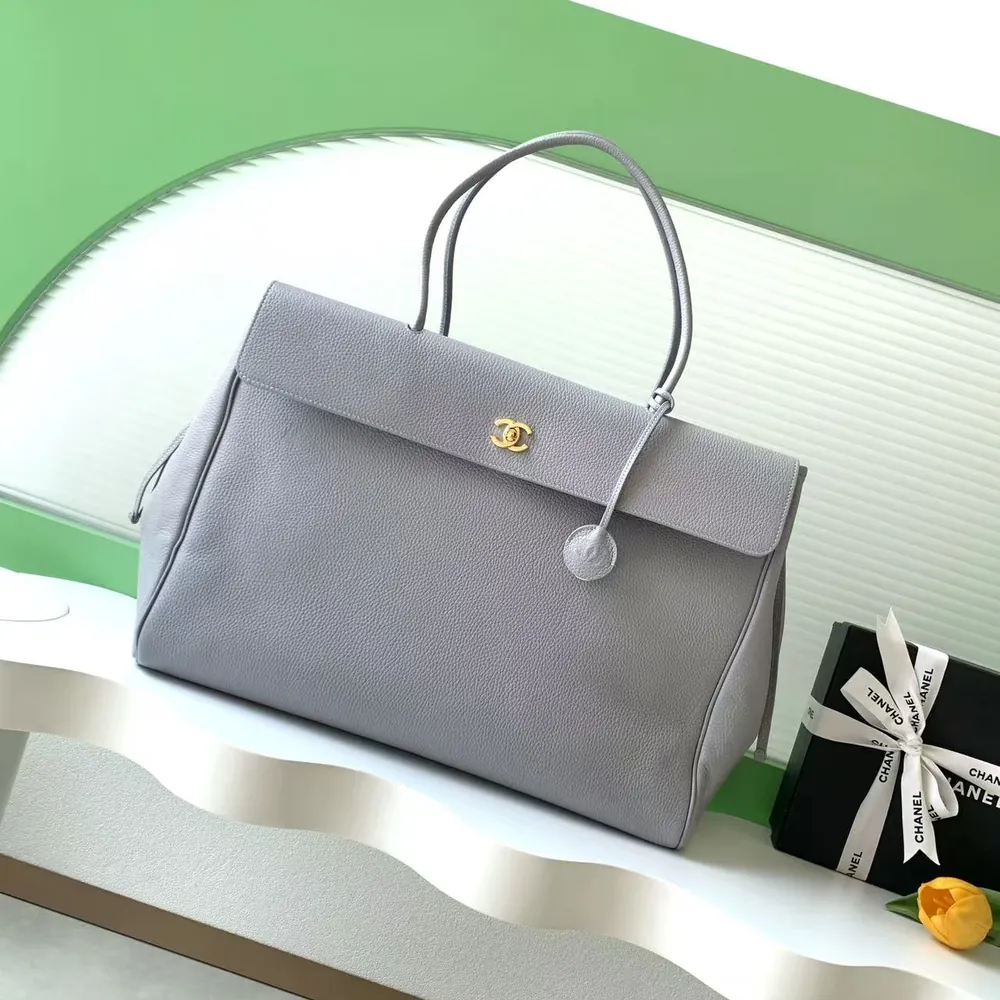 Caviar-Top-Handle-Bag-Grey
