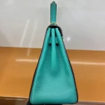Kelly-Black-Green-Contrast