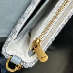 Oblique-Wallet-on-Chain-Blue