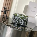 Sequin-CC-Motif-Flap-Green