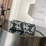Sequin-CC-Motif-Flap-Green