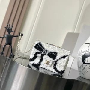 Sequin-Flap-White-Black